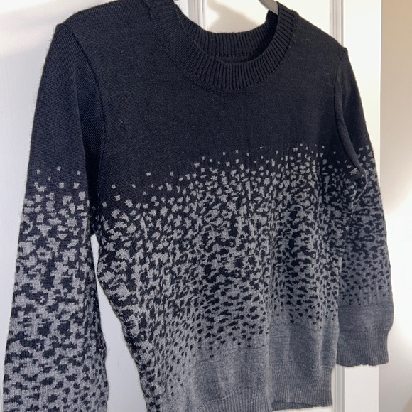 *4 FOR 30* Crewneck Patterned Sweater Size S - Picture 3 of 5